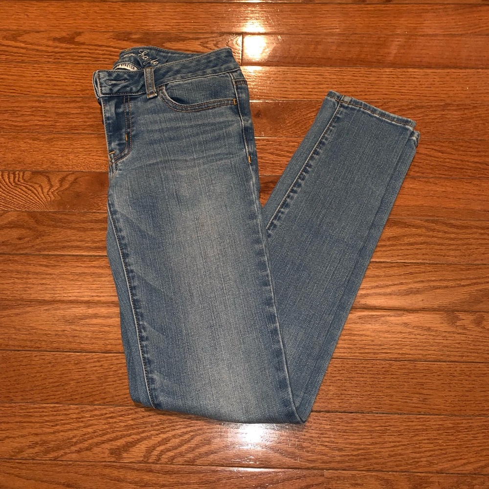 American Eagle light wash jeans